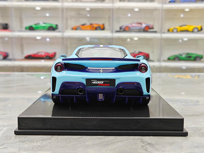 Dino Model 1:18 Ferrari 488 Pista Resin (Fully Open) Model