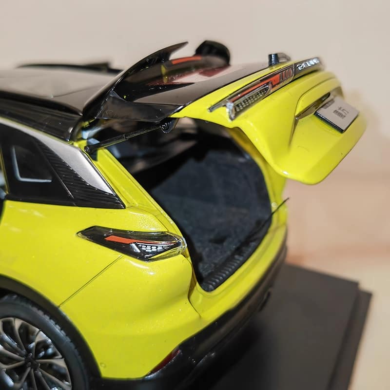 Original Factory 1:18 Beijing Magic Cube Alloy Diecast Model Car