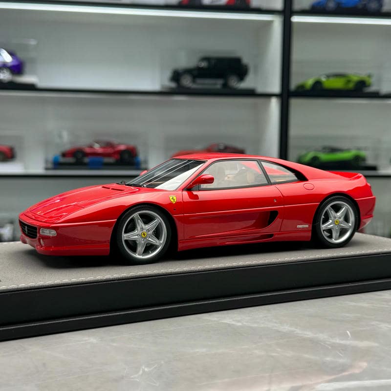 V8 Model 1:18 Ferrari F355 Resin Model Car