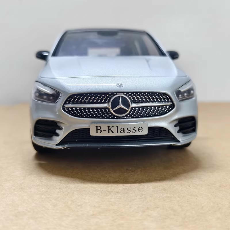 1:18 Mercedes-Benz B-Class MPV Diecast Model