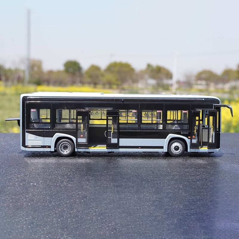 1:38 King Long XMQ6105G Alloy Bus Model with Lights