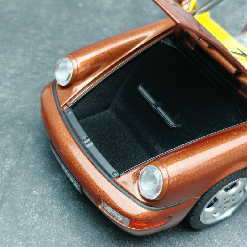 Norev Porsche 911 Carrera 2 1992 1:18 Diecast Model Car