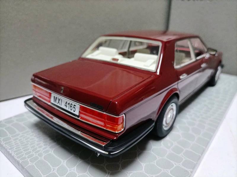 AMC 1:18 Rolls-Royce Silver Spirit Resin Model