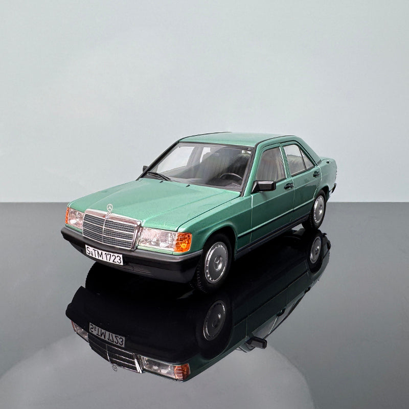 Mercedes-Benz 190E 1984 Diecast Model – 1:18 Scale Interactive Collectible