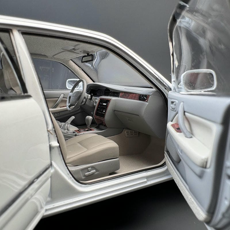 1:18 Scale Toyota Crown 155 Diecast Model Car – Alloy Build with Opening Doors, Hood, Trunk &amp; Functional Steering