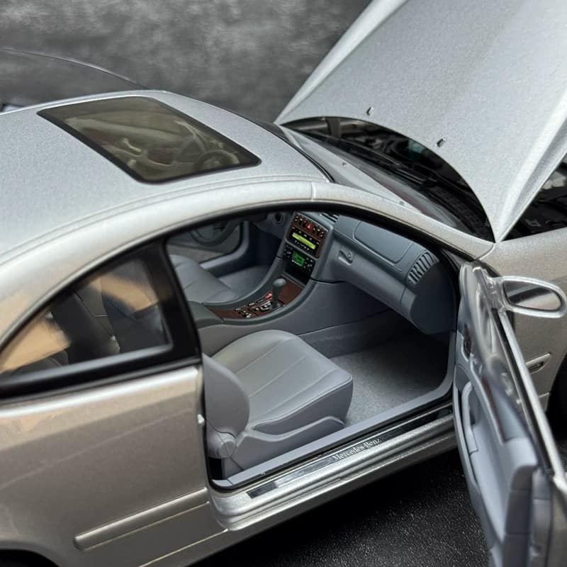 NOREV 1:18 Mercedes-Benz CLK Coupe (C208) 2000 Diecast Model