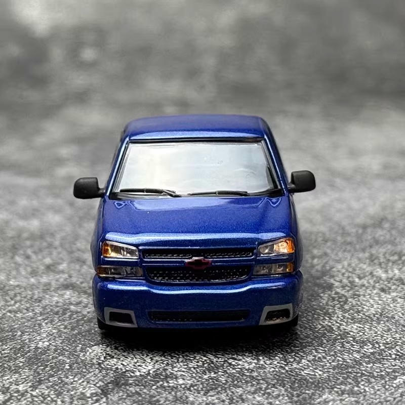 PARA 64 1:64 Chevrolet Silverado 2006 Model