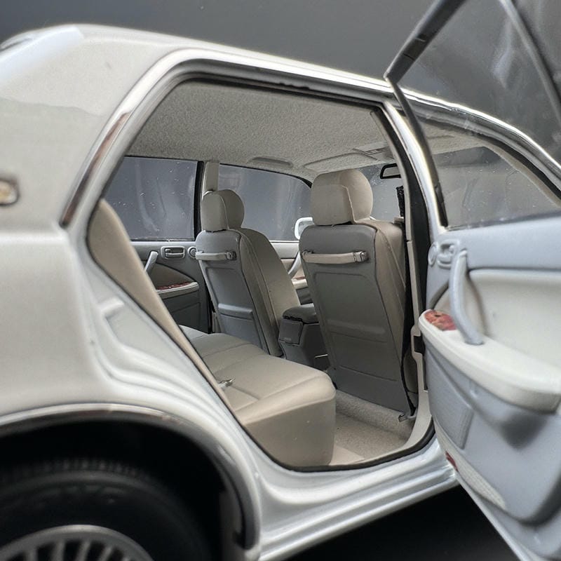 1:18 Scale Toyota Crown 155 Diecast Model Car – Alloy Build with Opening Doors, Hood, Trunk &amp; Functional Steering