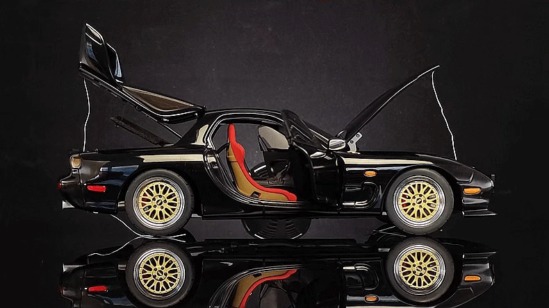 Mazda RX-7 (FD) – 1:18 Diecast Alloy Model by AUTOart (Full Opening Version with Transparent Display Box)(75969)(75968)
