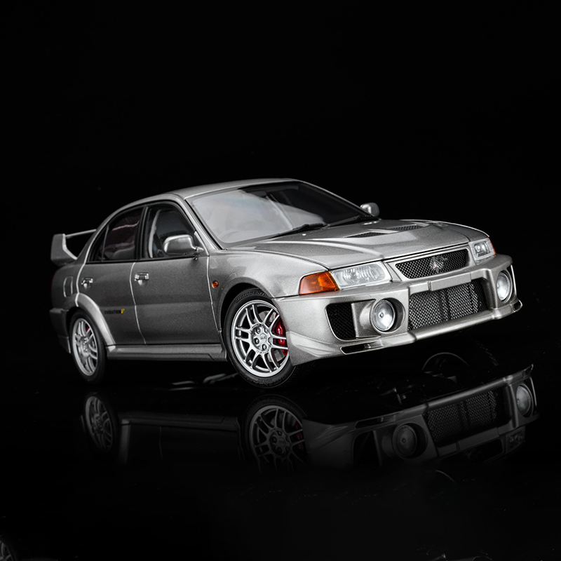 MOTORHELIX 1:18 Mitsubishi Lancer Evolution V GSR Diecast Model-JDM Sports Sedan Collector Car