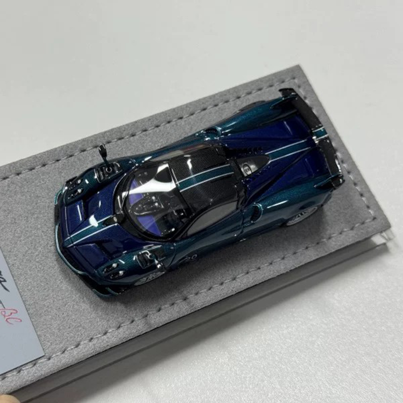 DMH 1:64 Pagani Huayra Roadster Resin Model