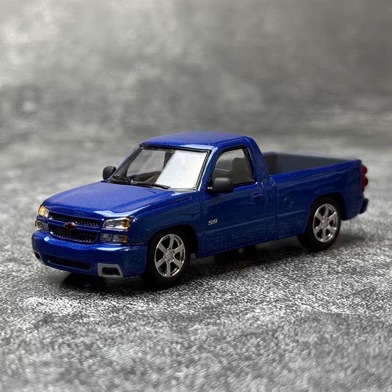 PARA 64 1:64 Chevrolet Silverado 2006 Model