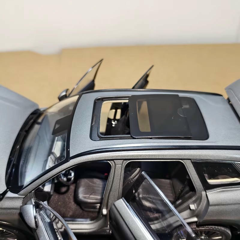 1:18 Chery Tiggo 8L SUV Diecast Model