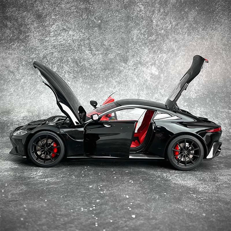 AUTOart 1:18 Aston Martin Vantage 2019 Alloy Diecast Model