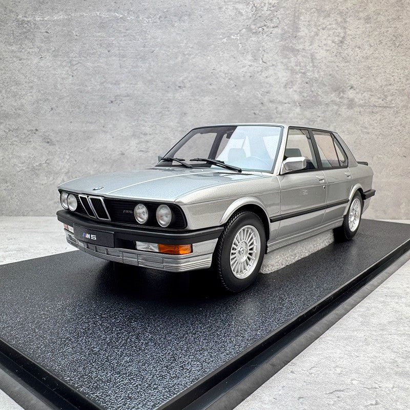 Qriginal 1:18 BMW M5 Resin Collectible Model Car