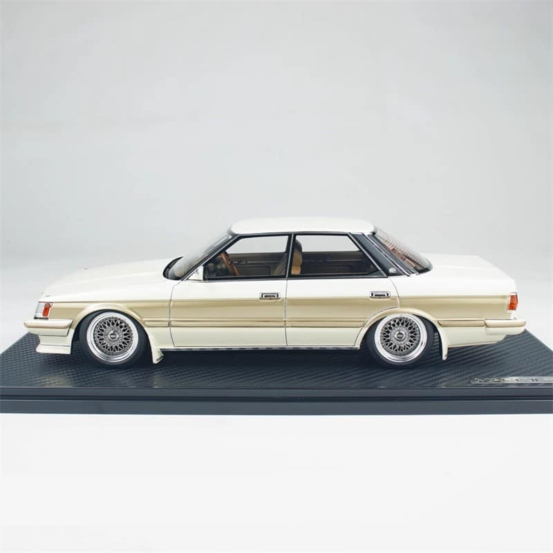 Ignition Model Toyota Mark II 1:18 Resin Model Car