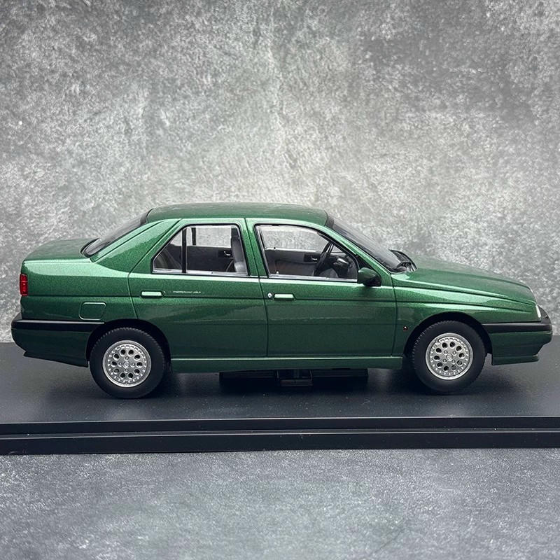 Alfa Romeo 155 Carabinieri 1996 1:18 KK Diecast Model Car