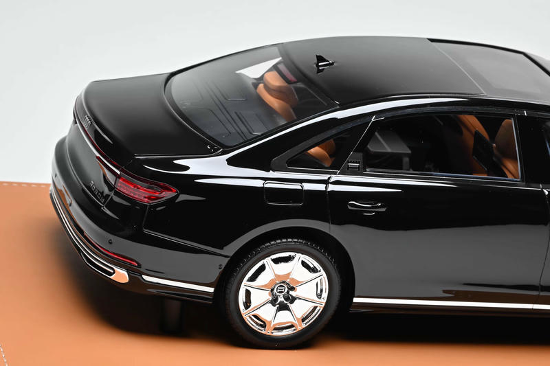 Vehicle Art 1:18 Mercedes-Benz Audi A8L Horch Resin Model