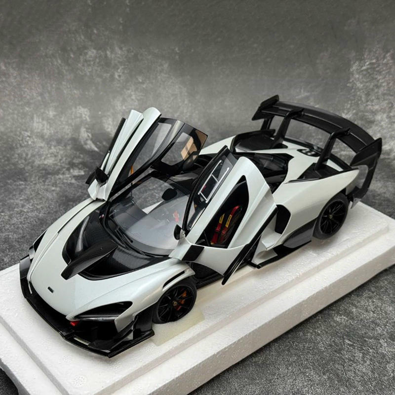 AUTOart 1:18 McLaren Senna GTR Diecast Model
