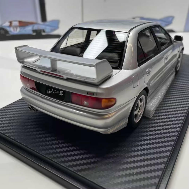 One Model 1:18 Mitsubishi Lancer Evolution III Resin Model