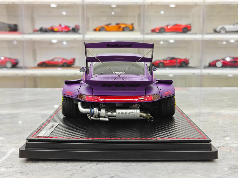Ignition Porsche RWB 993 with Figure 1:18 Resin Model Car – IG4042