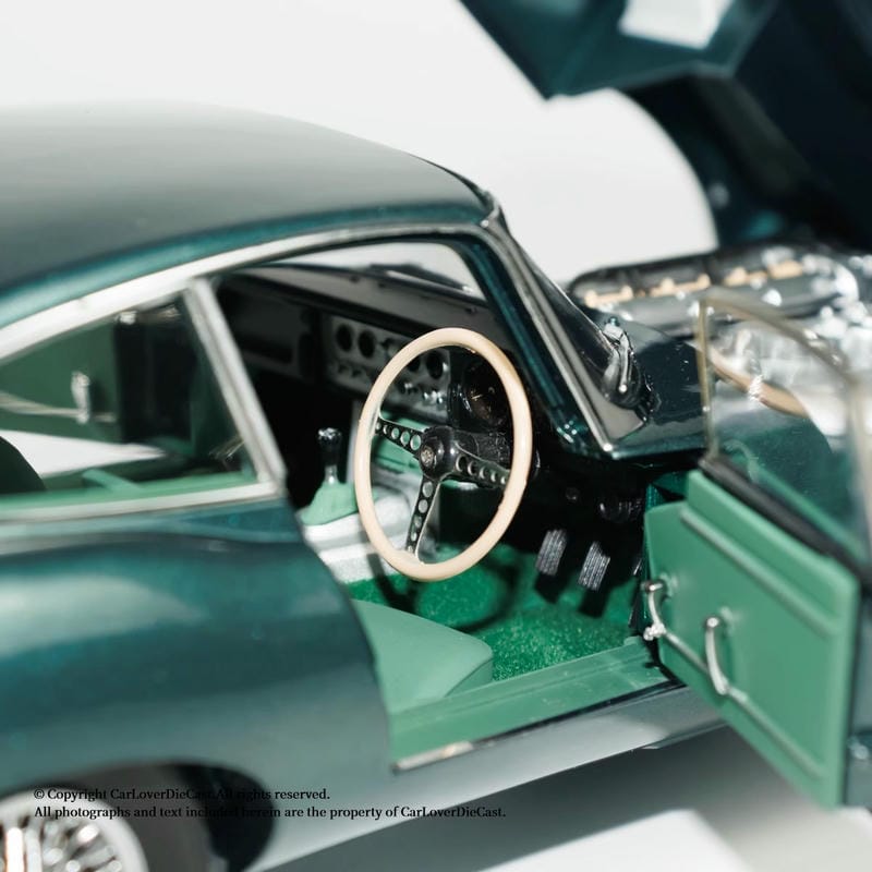 Kyosho Jaguar E-Type 1:18 Diecast Model Car