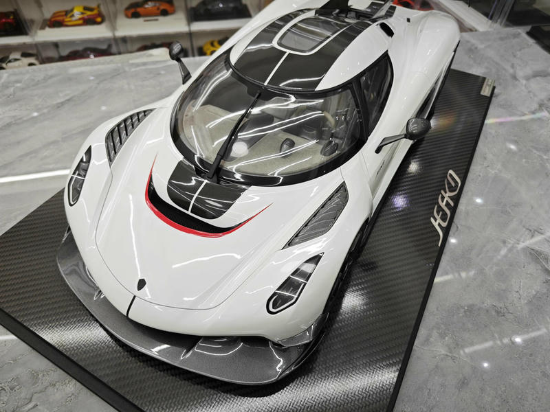 FrontiArt 1:8 Koenigsegg Agera RSR Resin Model Car