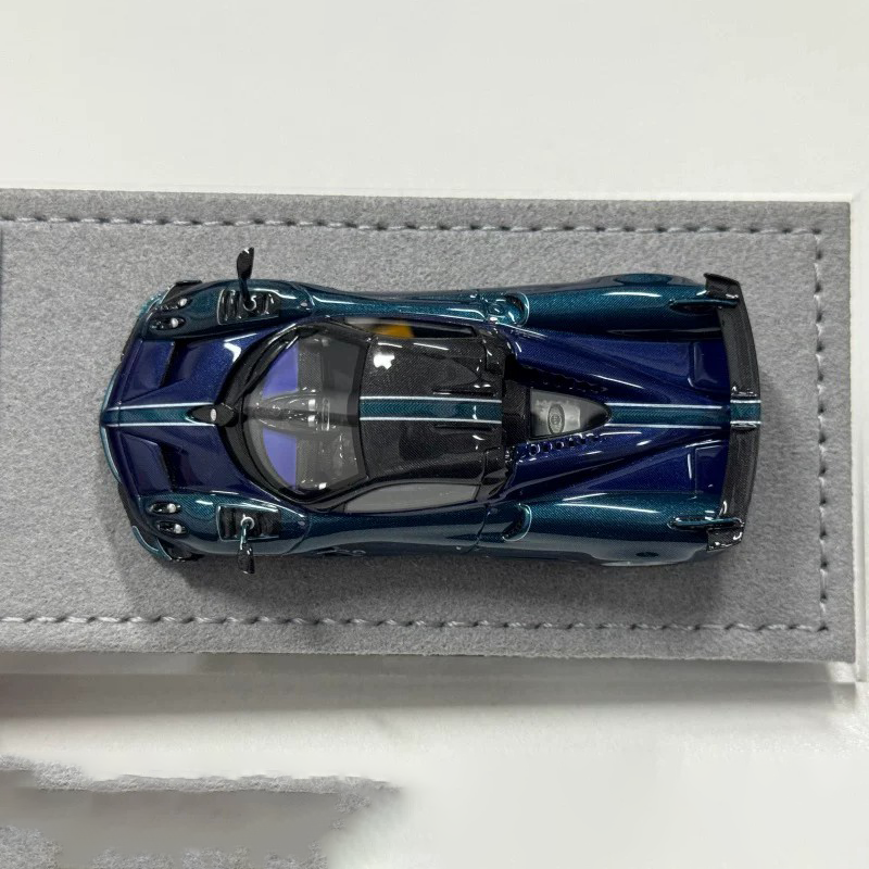DMH 1:64 Pagani Huayra Roadster Resin Model