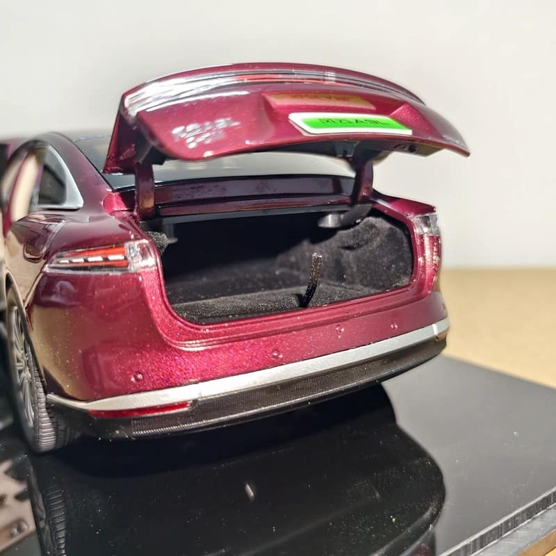 OEM Chery Fengyun A9L 1:18 Diecast Model Car