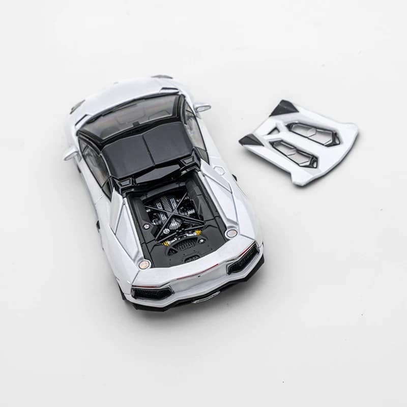 CLASSIC GARAGE 1:64 Lamborghini Aventador LP700-4 Roadster Diecast Model