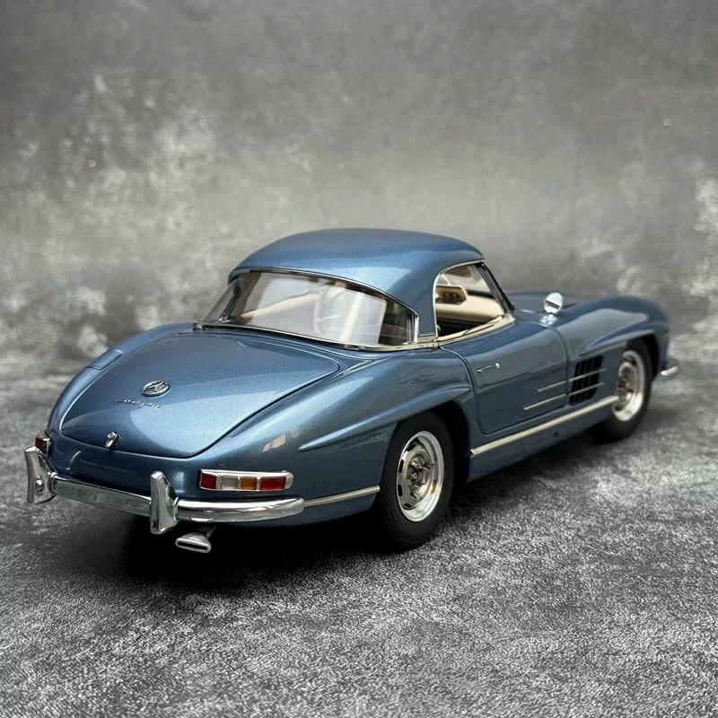 CMC 1:18 Mercedes-Benz 300SL Roadster Coupe Diecast Model