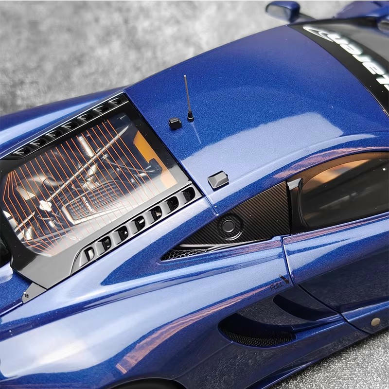 AUTOart 1:18 McLaren MP4-12C GT3 Diecast Model