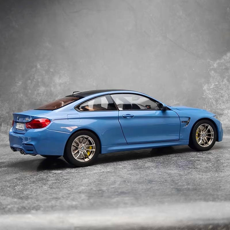 Paragon 1/18  M4 F82 2014 オマケ付き 1/18 Paragon BMW M4 F82 2014 Diecast Model Car Toys Friends Gifts