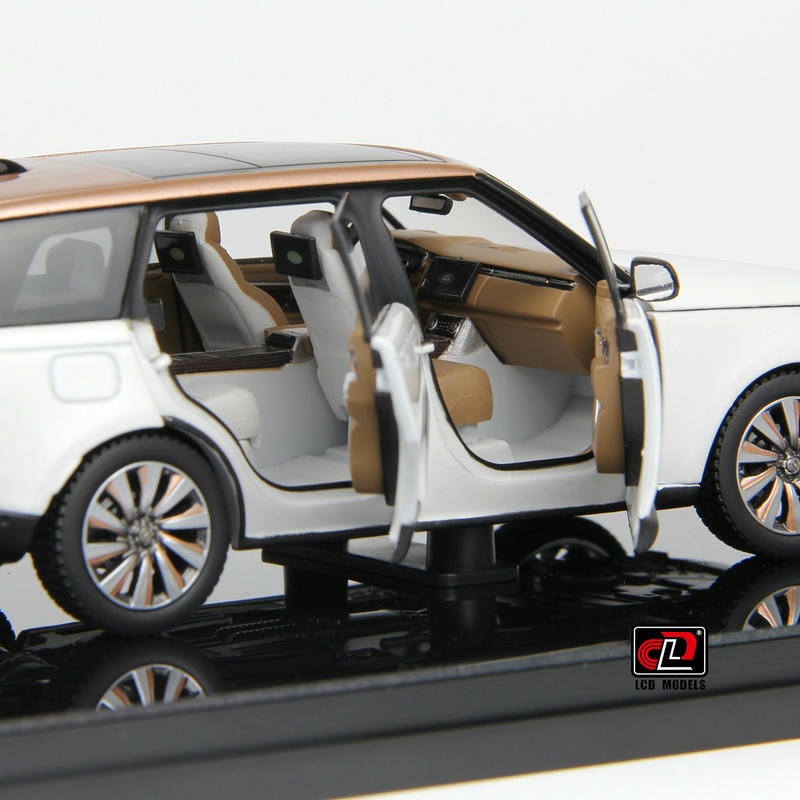 Pre-Order LCD 1:43 Range Rover White Alloy Full-Open Model – Acrylic Display & Transparent Sunroof