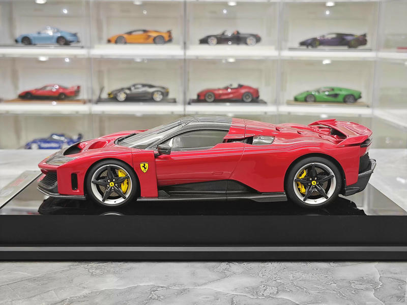 Amalgam 1:18 Ferrari F80 Resin Model Car