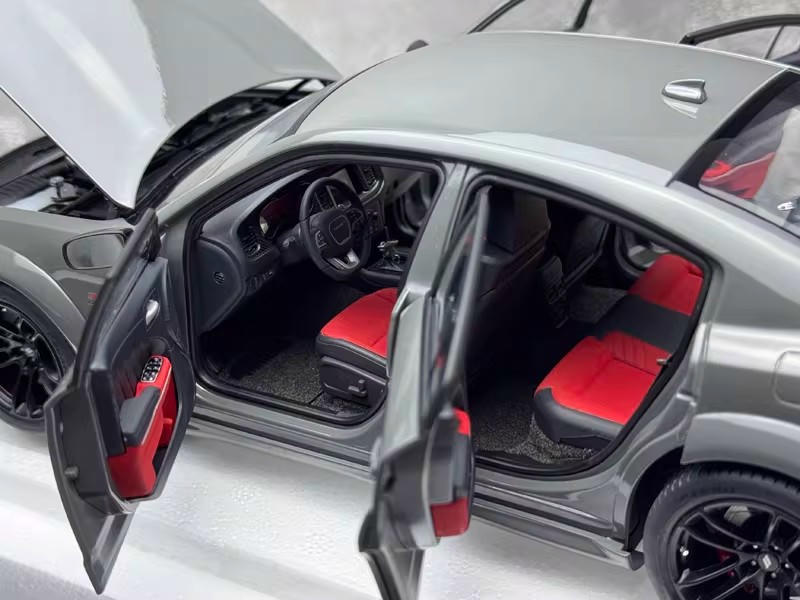 AUTOart 1:18 Dodge Charger Scat Pack Widebody Diecast Model