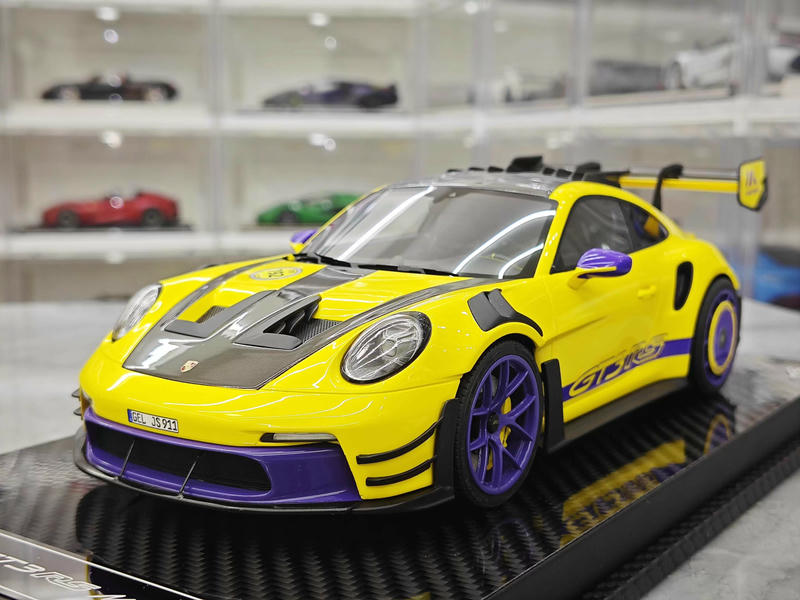 VIP Model 1:18 Porsche 911 GT3 RS Manthey Racing Resin Model