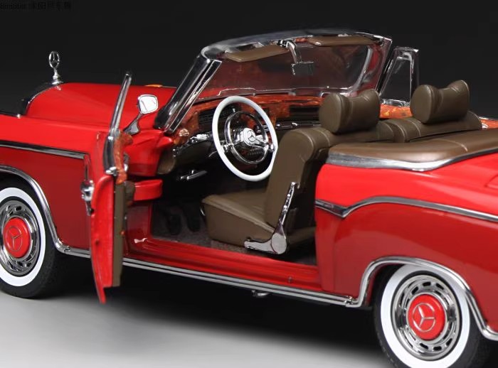 SunStar 1:18 1960 Mercedes-Benz 220SE Diecast Car