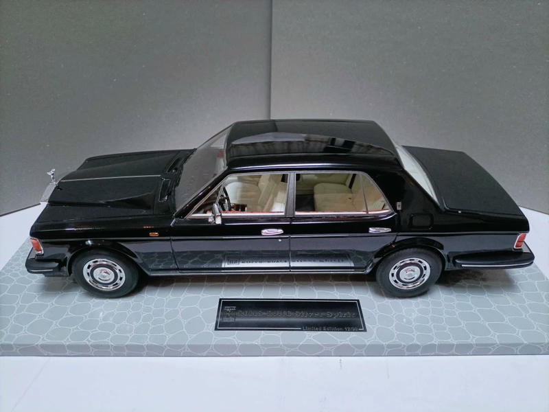 AMC 1:18 Rolls-Royce Silver Spirit Resin Model