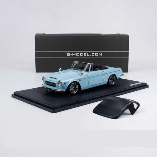 Ignition Model Fairlady 2000 SR311 1:18 Limited Resin Model Car