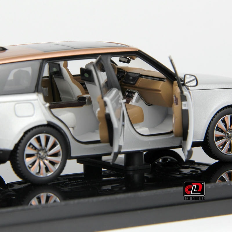 Pre-Order LCD 1:43 Range Rover Silver Alloy Full-Open Model – Acrylic Display & Transparent Sunroof