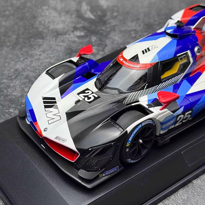 MINICHAMPS 1:18 BMW M HYBRID V8 LMDh Race Car Model