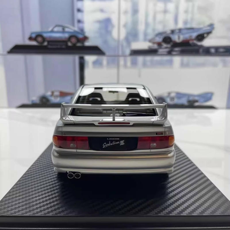 One Model 1:18 Mitsubishi Lancer Evolution III Resin Model