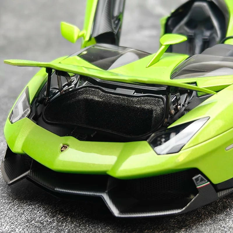 AUTOart 1:18 Lamborghini Aventador J LP700-4 Diecast Model