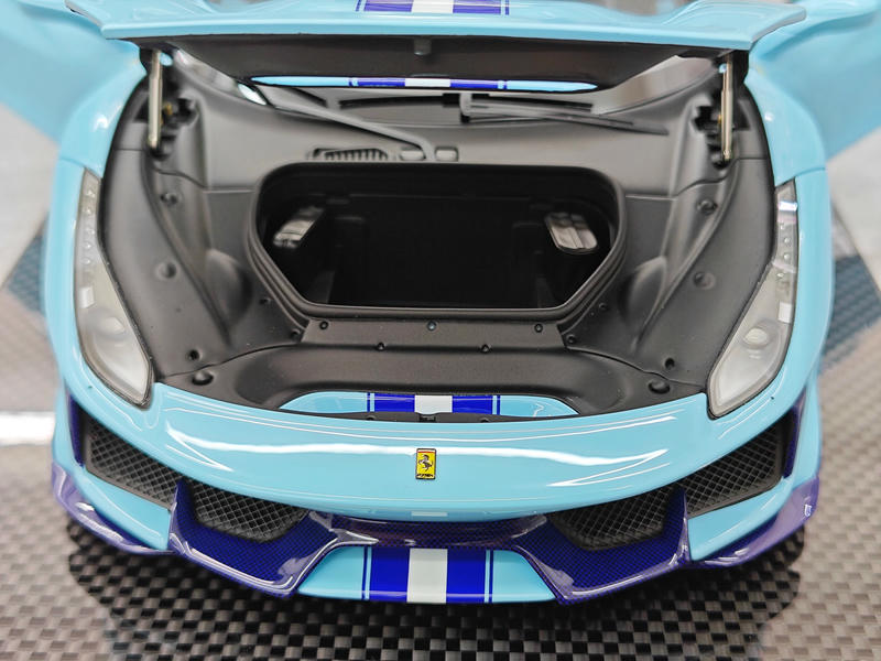 Dino Model 1:18 Ferrari 488 Pista Resin (Fully Open) Model