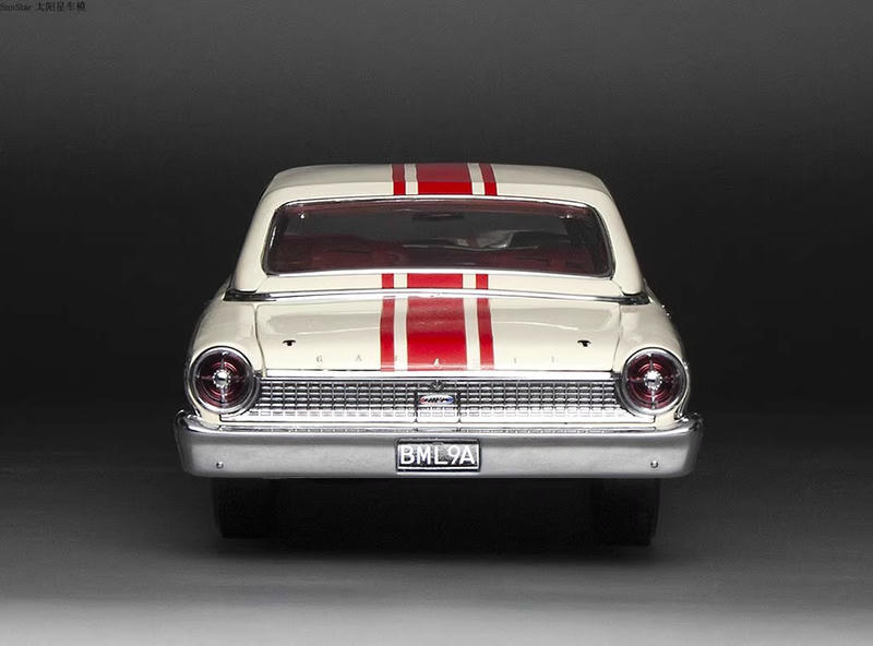 Sunstar 1:18 1963 Ford Galaxie 500XL Alloy Model