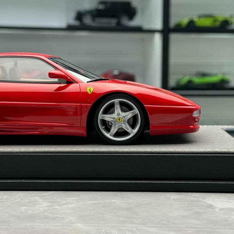 V8 Model 1:18 Ferrari F355 Resin Model Car