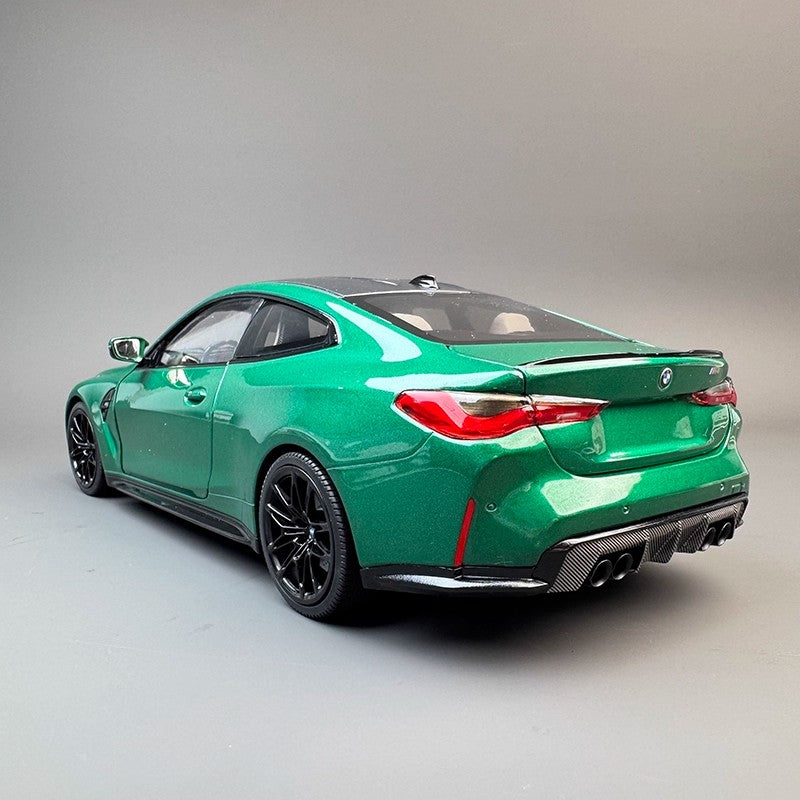 Minichamps 1:18 BMW M4 2024 Diecast Car – YX car model