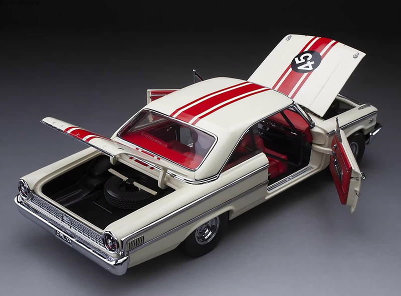 Sunstar 1:18 1963 Ford Galaxie 500XL Alloy Model