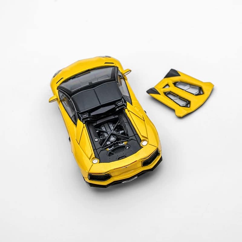 CLASSIC GARAGE 1:64 Lamborghini Aventador LP700-4 Roadster Diecast Model